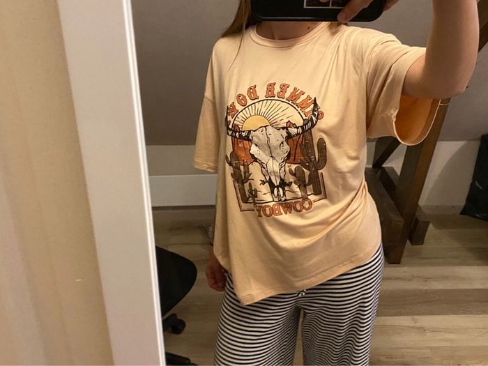 T-shirt large, over size beige à dessin - photo numéro 4