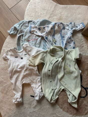 Lot de pyjamas