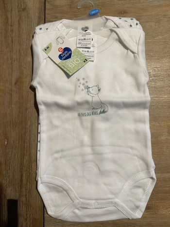 Lot de 2 bodies neufs 