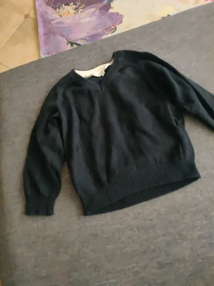 Pull noir col V