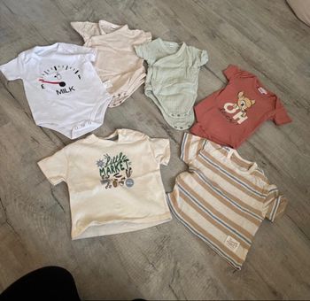 Lot de body et tee shirt 