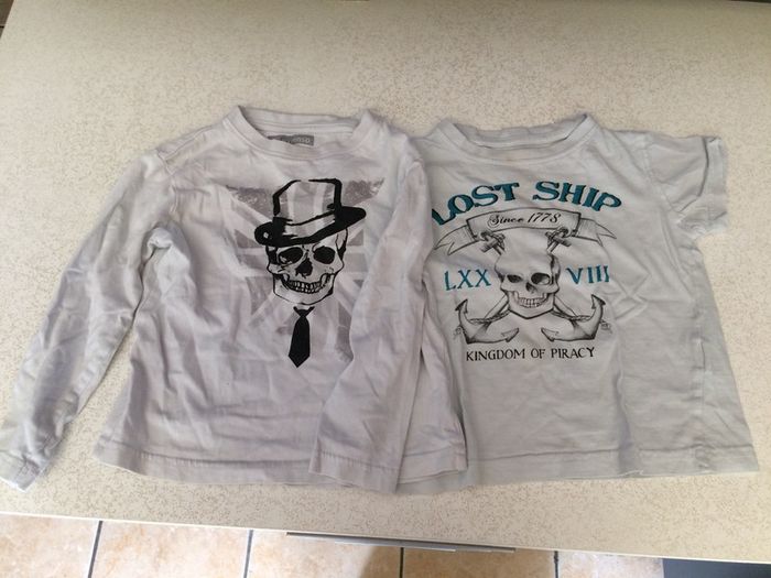 Lot de 2 T shirt type pirate 4 ans