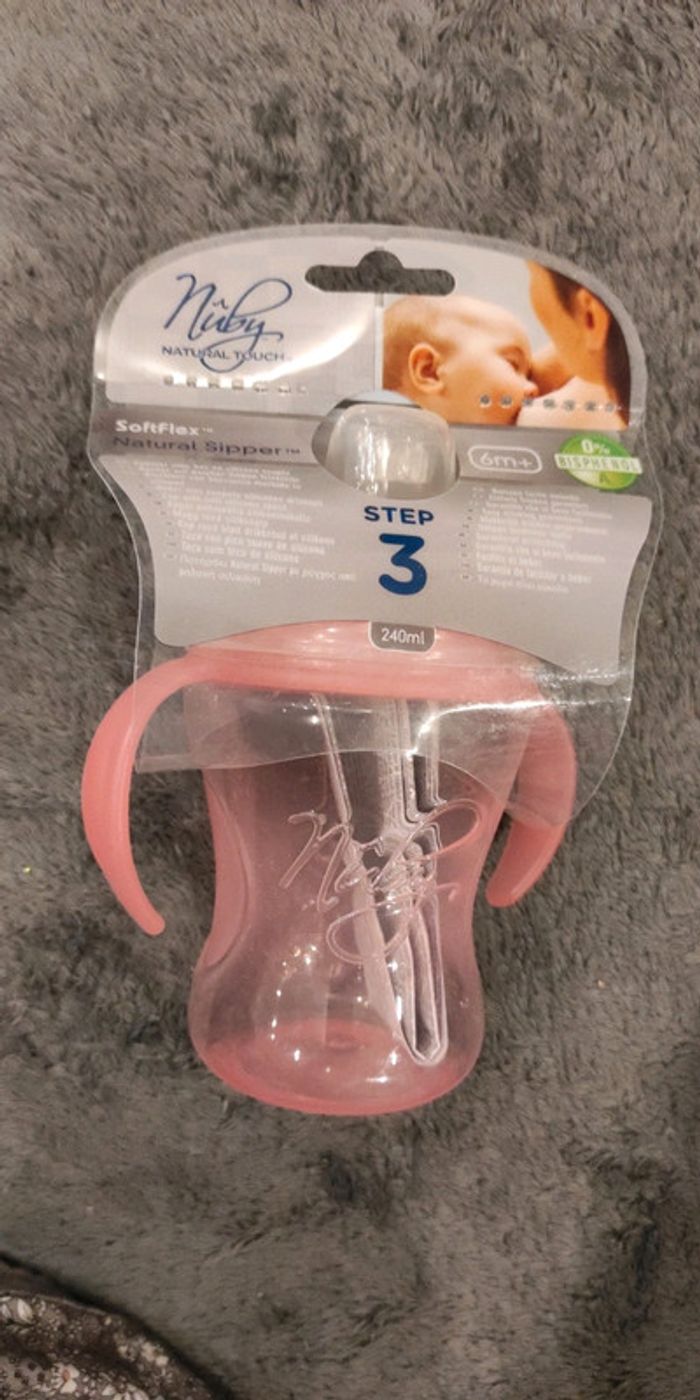 Verre/tasse à boire 6m+ 240ml Nûby, neuf