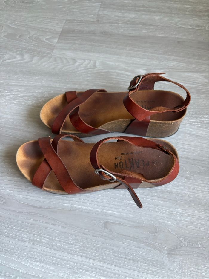 Chaussures sandales compensées taille 40