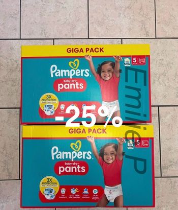 216 couches Pampers Pants taille 5