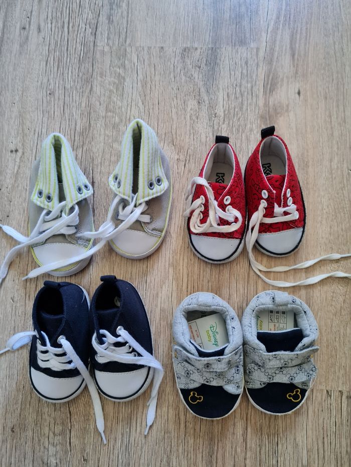 Lot 6 paires chaussures, chaussons pointure 18 - photo numéro 5
