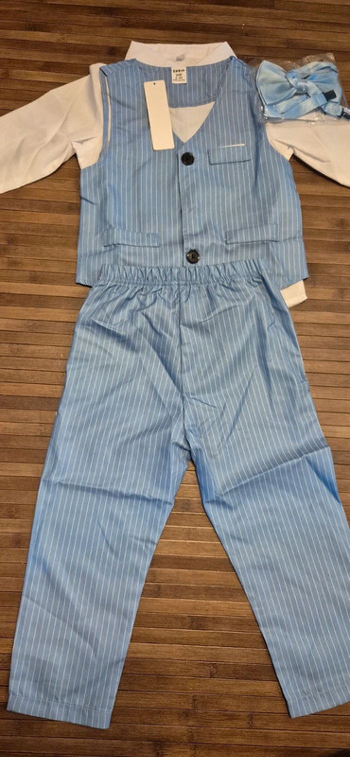 Costume 3 pièces neuf
