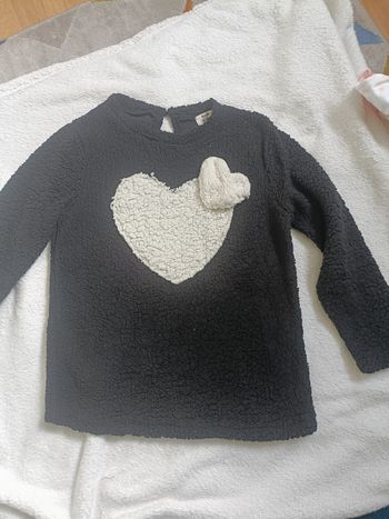Pull noir avec coeur blanc Mini Holly 10/12