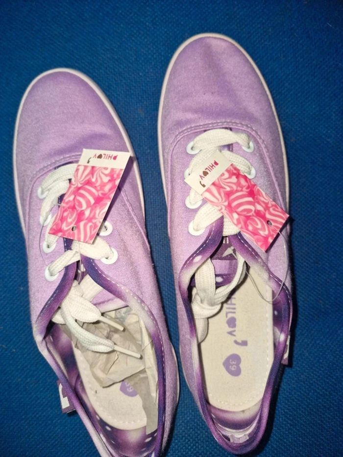Baskets lilas  femme p 39 philov