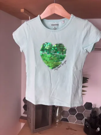 🤍💚 T-shirt blanc motif cœur vert 6 ans 💚🤍