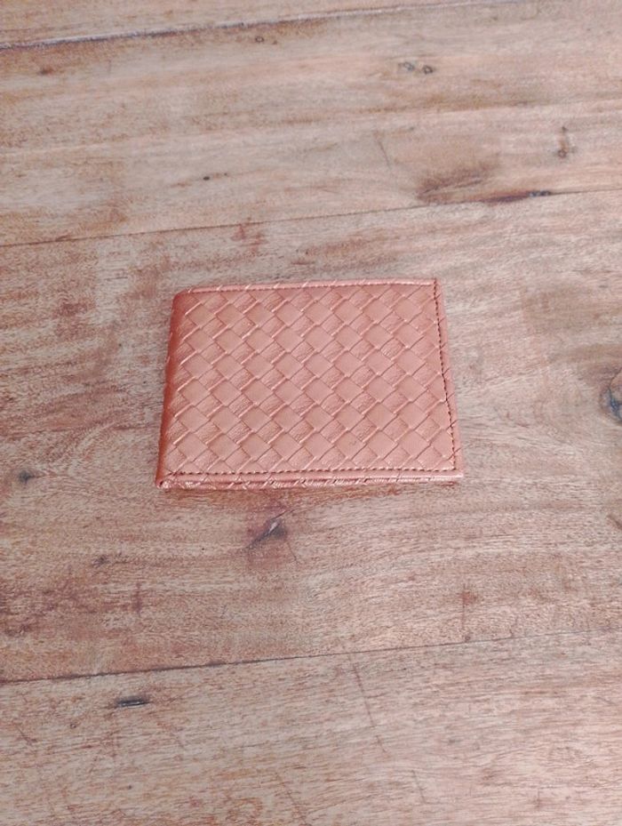 Portefeuille marron en similicuir