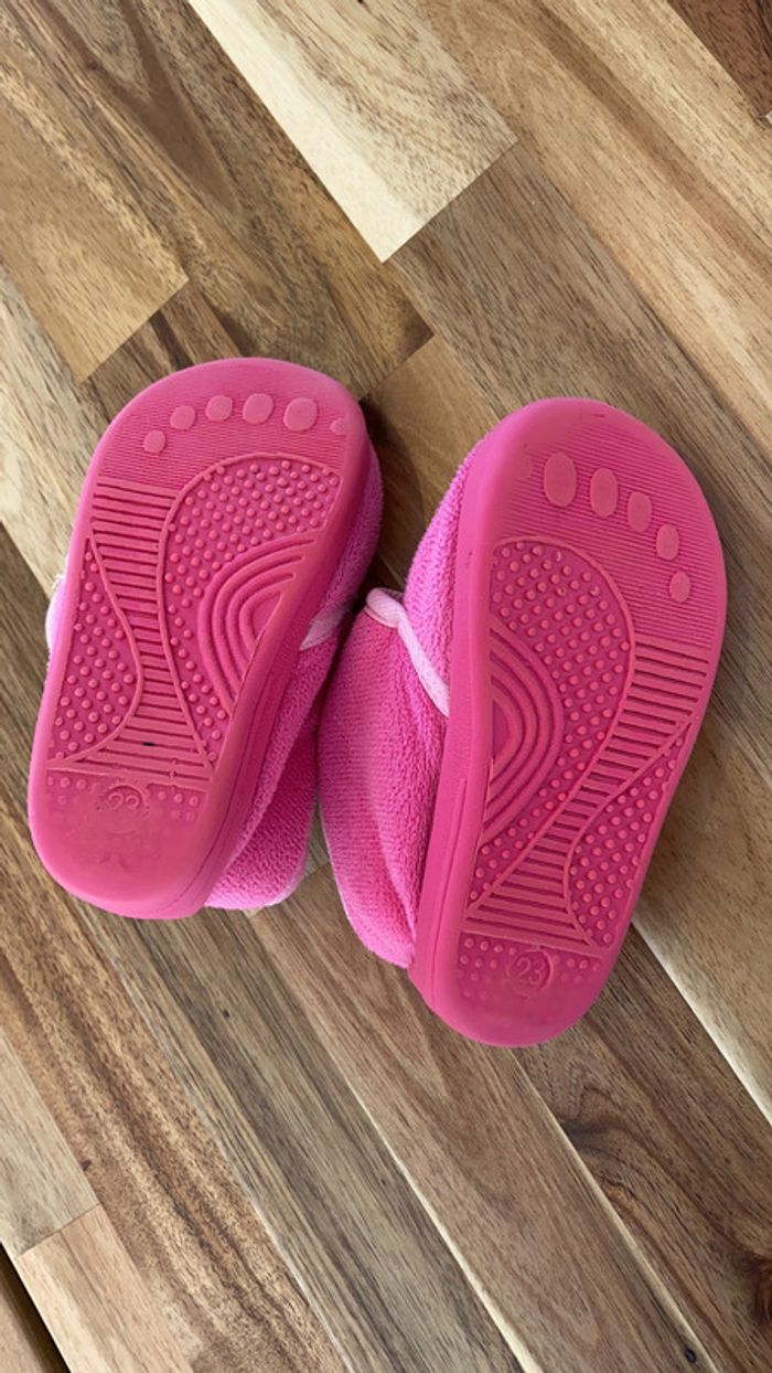 Chaussons cœurs 💕 - photo numéro 3