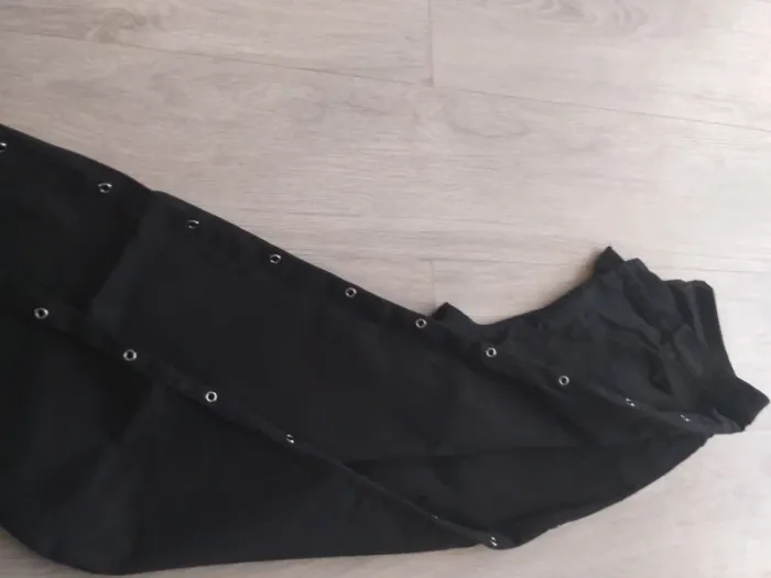 Jeans a rivets - photo numéro 2