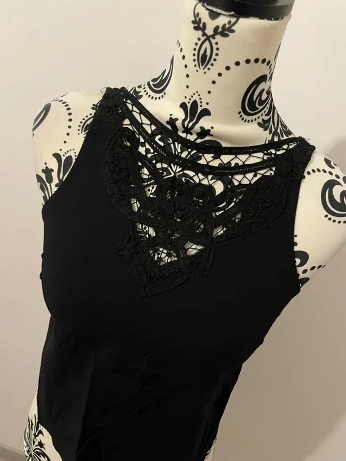 Débardeur haut court crop top noir dentelle col dos noeud undiz taille XS - photo numéro 2