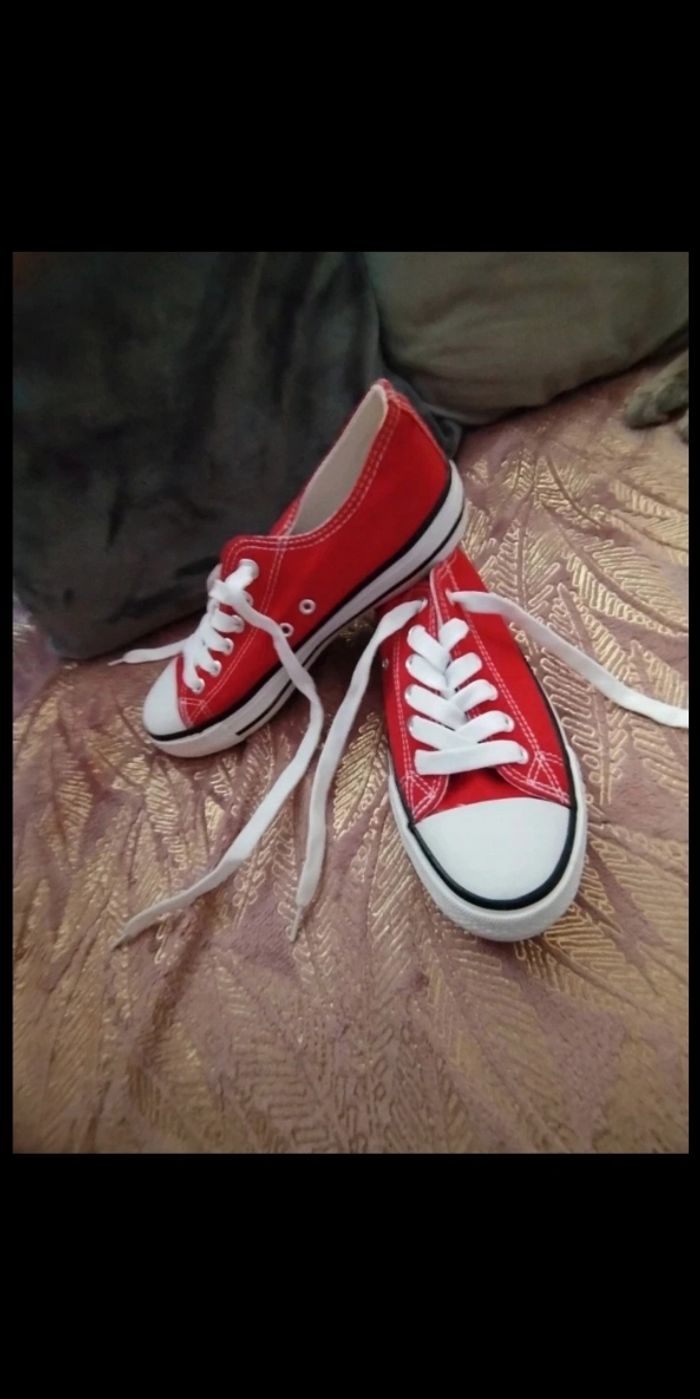 Baskets rouge neuves pointure 38 - photo numéro 3