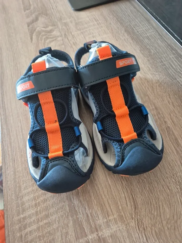 Sandales neuve taille 28 - photo numéro 2