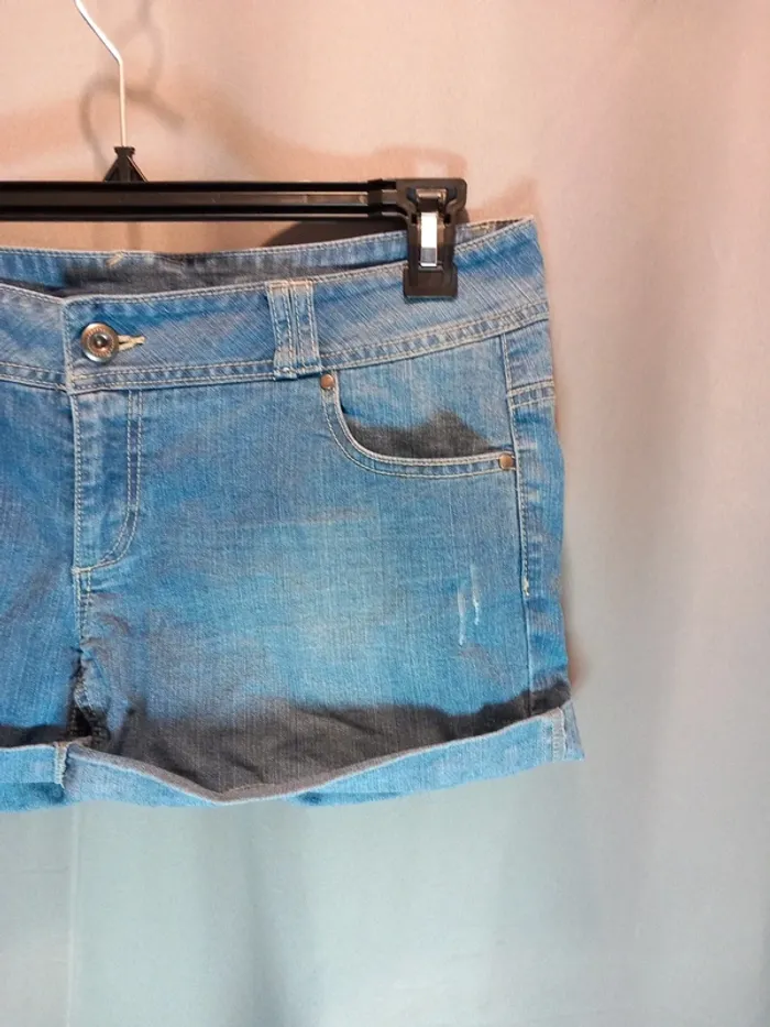 Short 42 - photo numéro 2