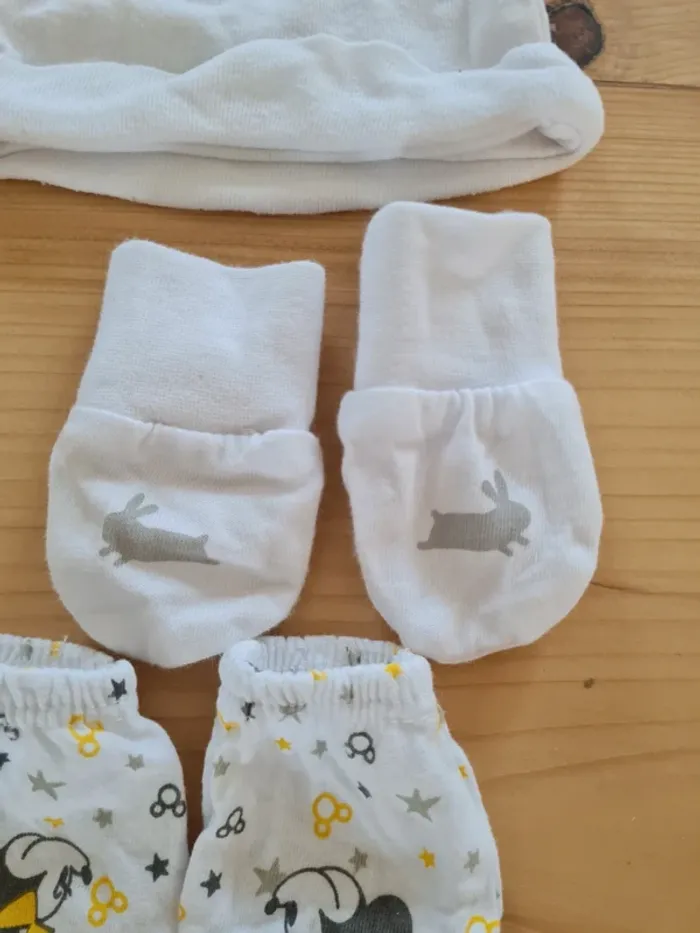 Lot moufles et bonnet naissance - photo numéro 4