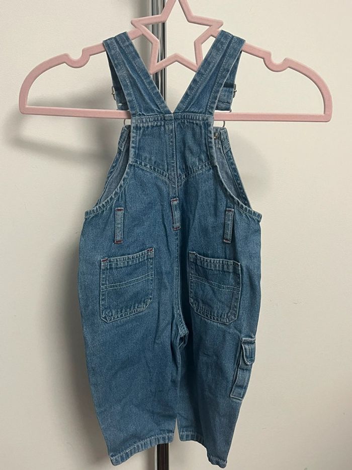 Salopette en jean 1 an - photo numéro 5