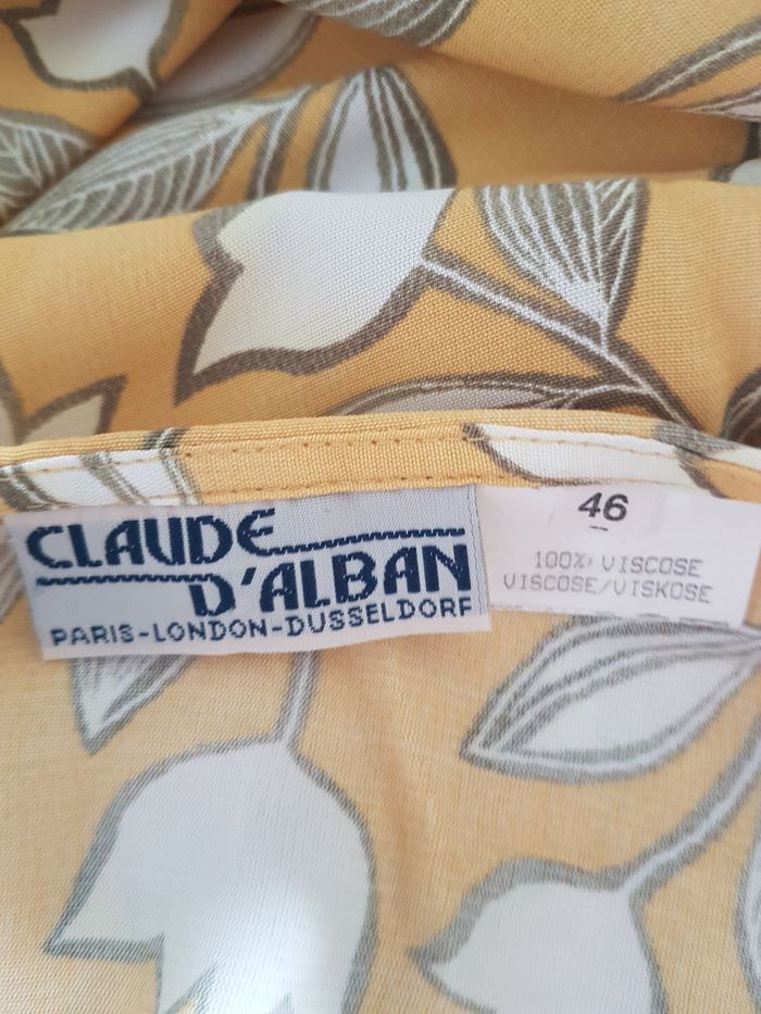 Robe jaune à fleurs vertes et blanc cassé. Claude D'Alban. T46 plutôt 42, 51cm aisselles haut 103cm. - photo numéro 4