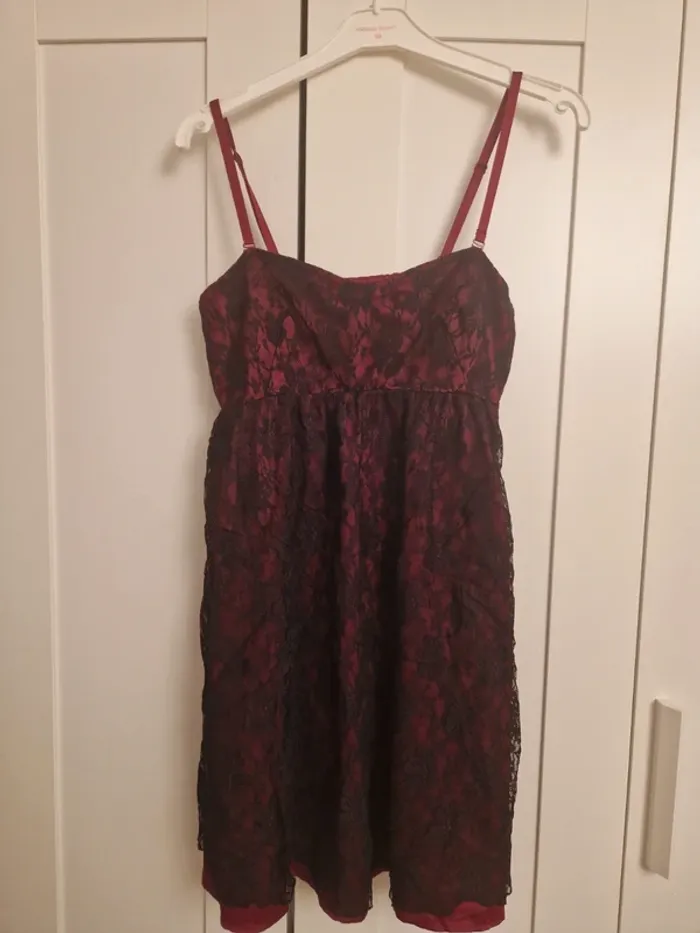 Jolie robe noir & pourpre, Ici et Maintenant, 40, neuve