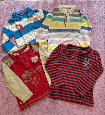 Lot 4 polos / type polos taille 5 ans