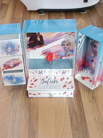 Magnifique boîte à bijoux musicale Reine des Neiges