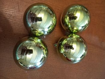 Lot 4 boules de Noël