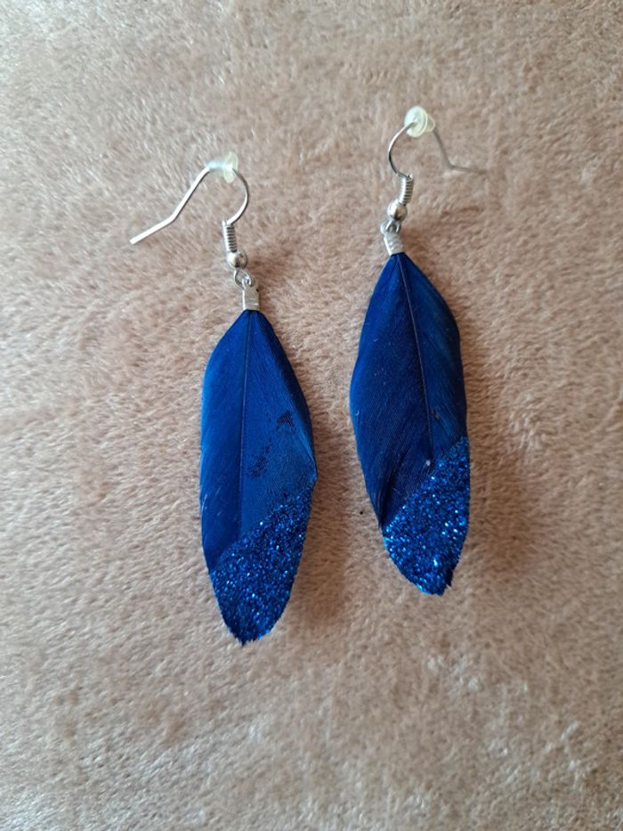 Boucles d'oreilles femme plume bleue - photo numéro 1