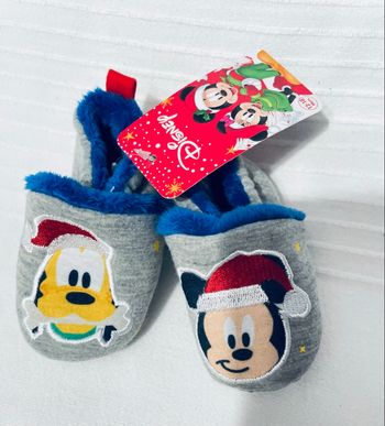 Chaussons bébé Noël Disney