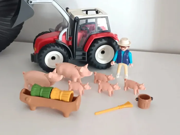 Tracteur avec fermier et cochons playmobil