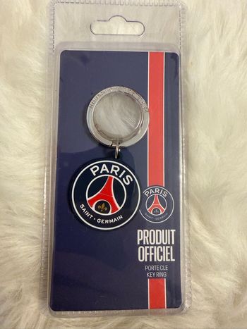 Porte clé psg neuf en plastique