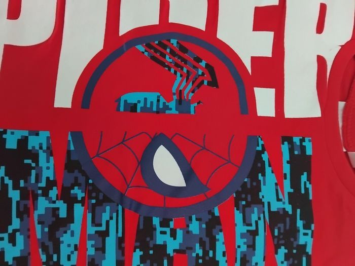 Tee-shirt garçon Spiderman neuf avec étiquettes, 8 ans - photo numéro 2