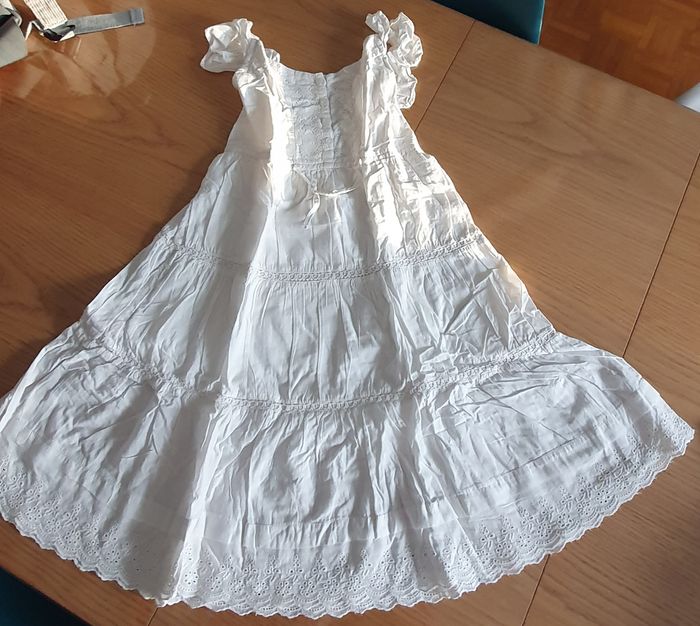 Robe blanche 8 ans - photo numéro 1