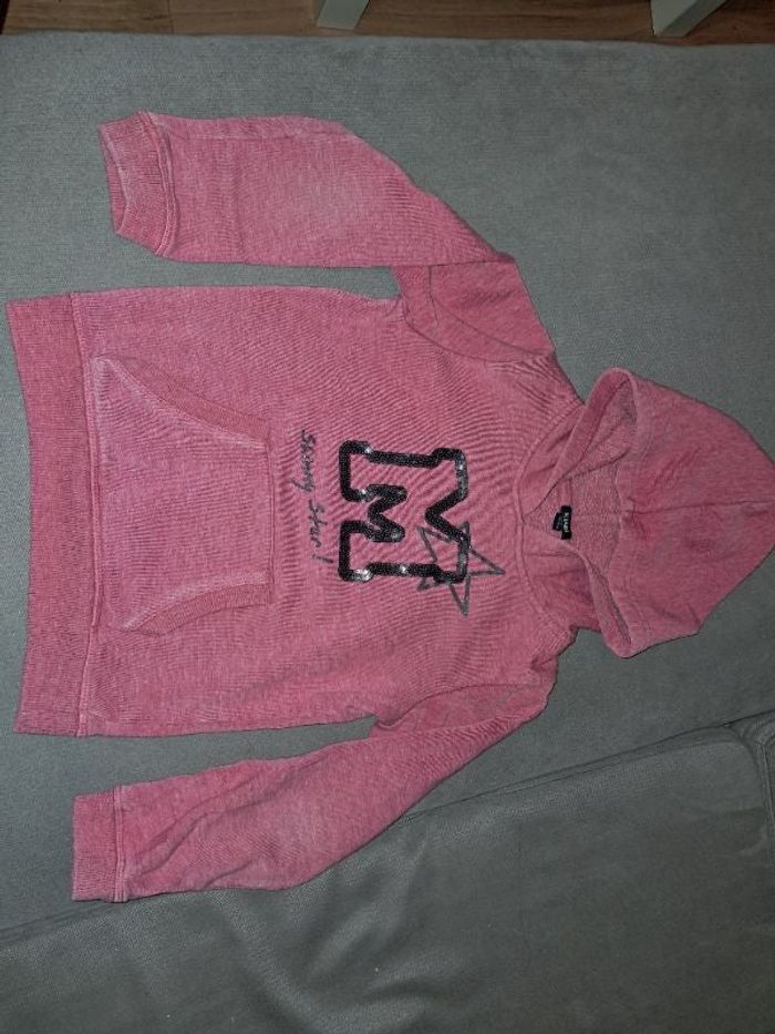 Sweat à capuche taille 6 ans