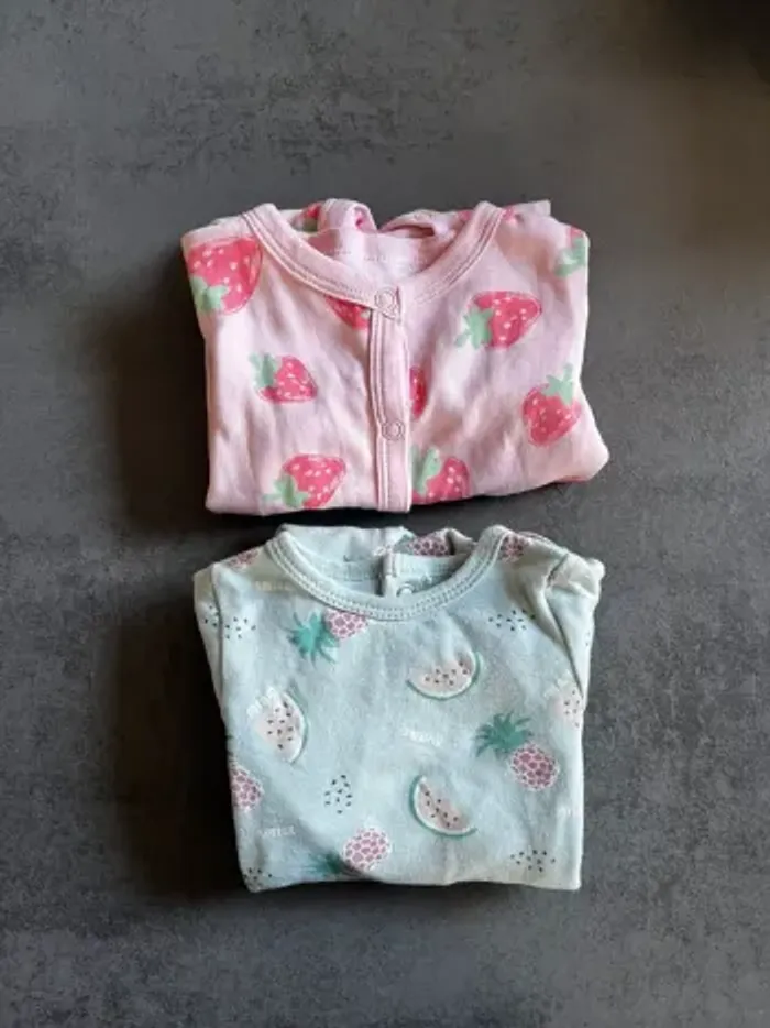 Lot 2 pyjamas 1 mois