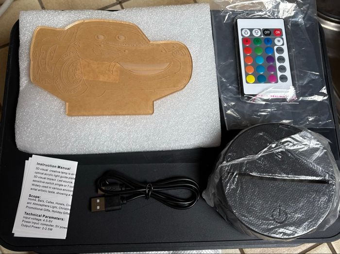 Veilleuse 3D CARS en acrylique + télécommande avec 16 couleurs Neuve - photo numéro 6