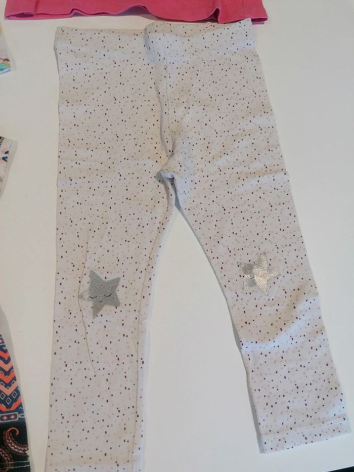Lot 3 thee shirt et 1 legging T 12-24 mois 👶 - photo numéro 7