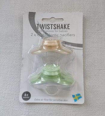2 tétines twistshake à utiliser à partir de 6 mois