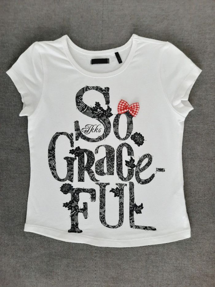 T-shirt manches courtes IKKS 5 ans blanc inscriptions noires effet dentelle