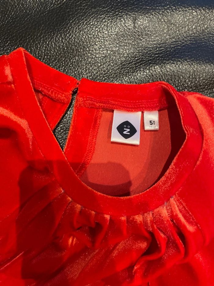 Robe rouge en velours - photo numéro 2