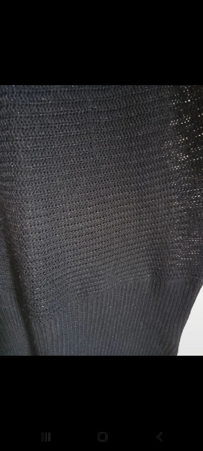 Pull long fils brillants en maille ajourée