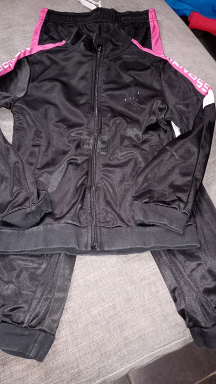 Ensemble survêtement airness 10ans