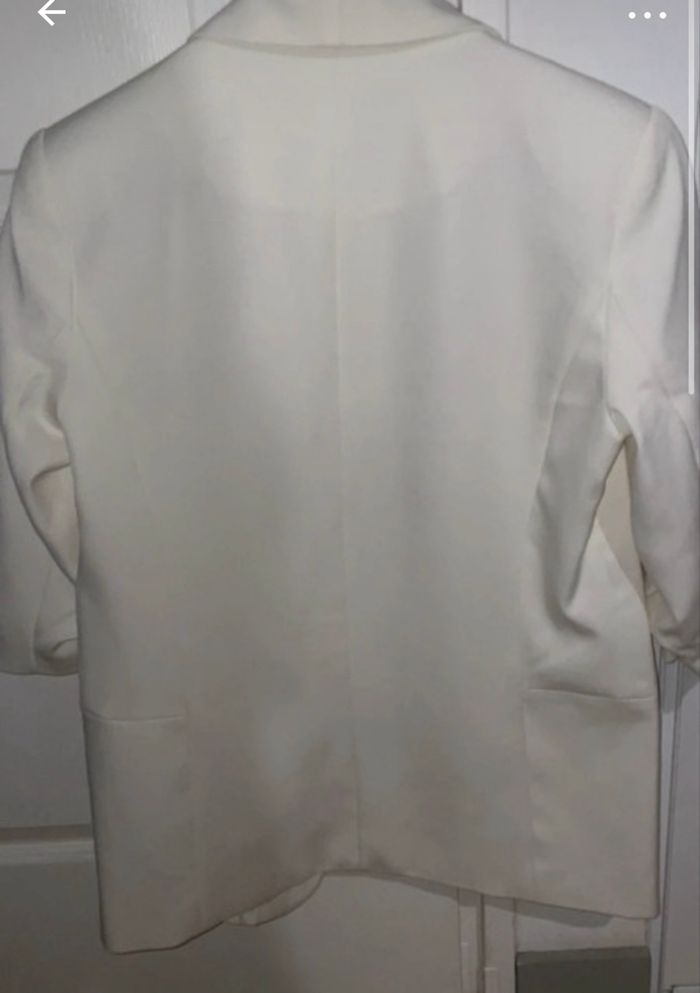 Blazer chic et unicolore