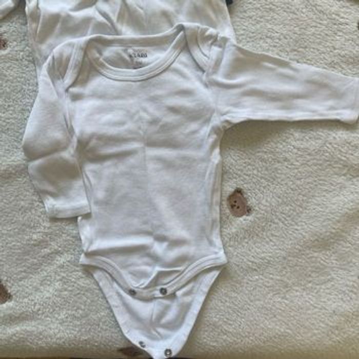 Lot de tee-shirts col roulé + body - photo numéro 3