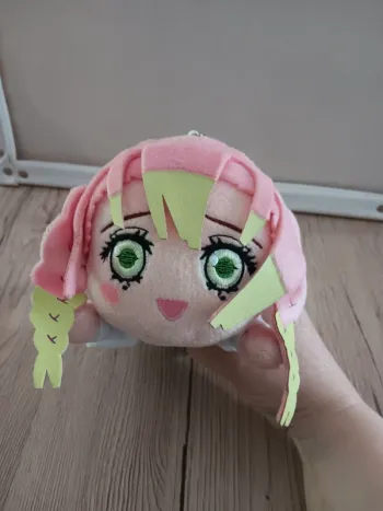 Peluche strap allongée mitsuri demon slayer kimetsu no yaiba
