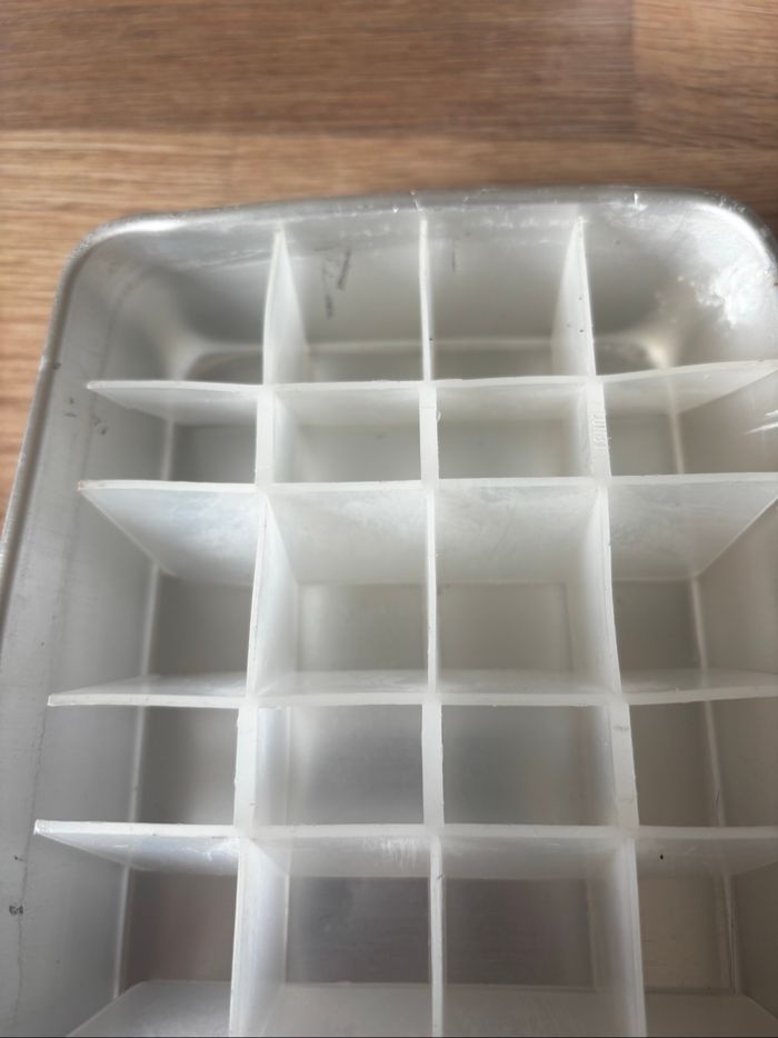 Lot de 5 anciens bacs à glaçons - photo numéro 8