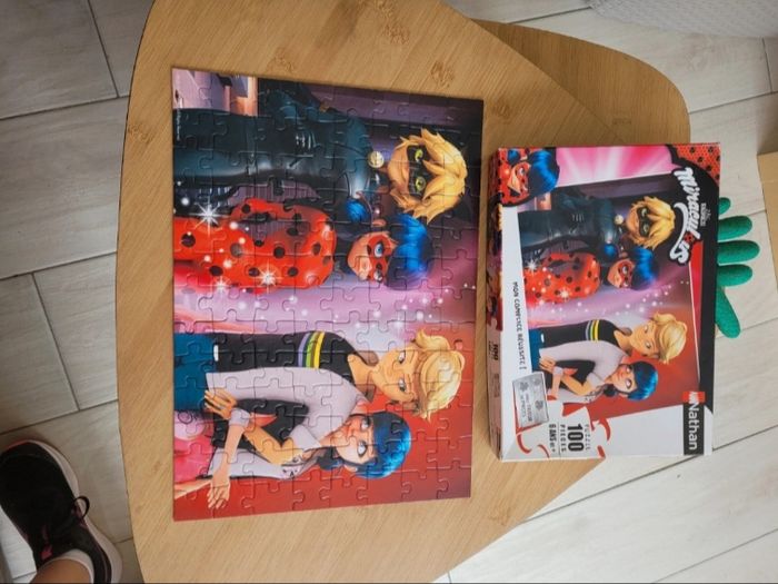 Puzzle Miraculous Ladybug neuf 100 pièces