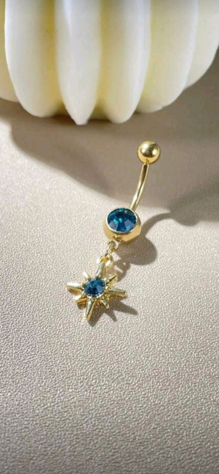 Piercing nombril zirconium bleue et étoile - photo numéro 3