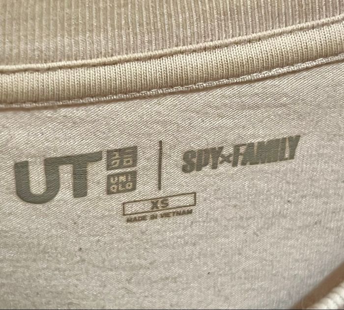 T-shirt blanc Uniqlo UT Spice Family taille XS - photo numéro 2